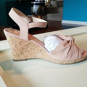 Stitch fix bow wedges